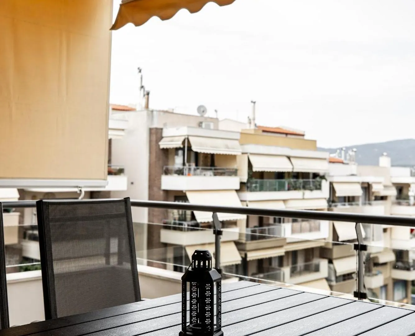 Spacious 3-Bedroom Apartment With Wifi, Ac In Charming Kalamaria - Mountain View Tesalónica