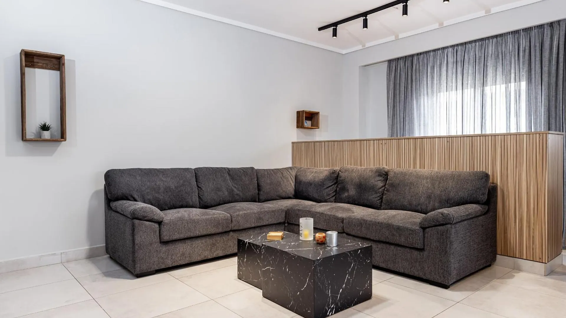 Spacious 3-Bedroom Apartment With Wifi, Ac In Charming Kalamaria - Mountain View Tesalónica Grecia